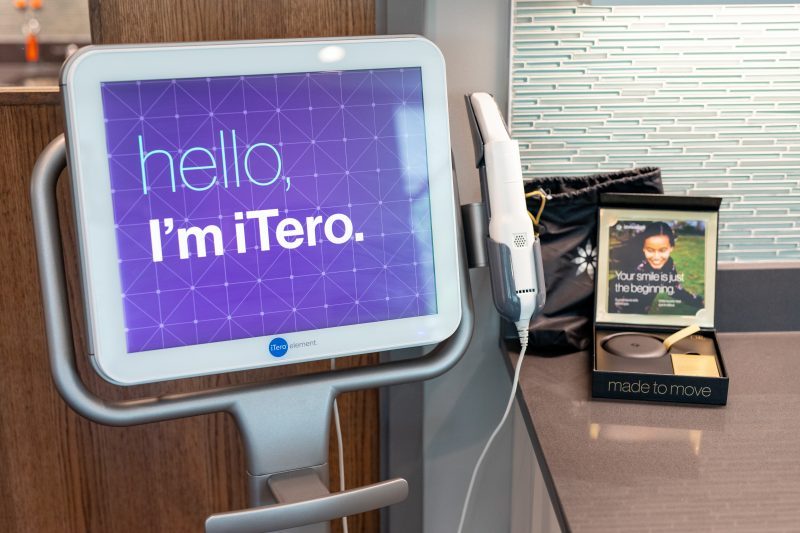 iTero digital scanner screen reading hello, I'm iTero